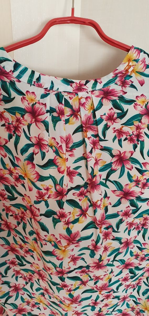 3 PEÇAS DE VESTUÁRIO x 15€ BLUSA E CALÇA CORTEFIEL