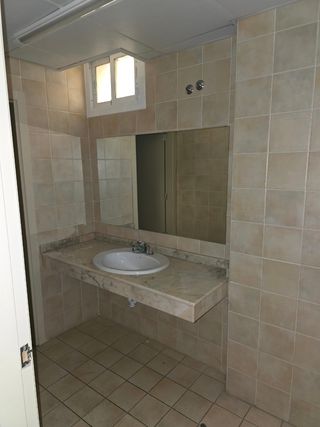 Alquiler de local en esquina, muy luminoso.