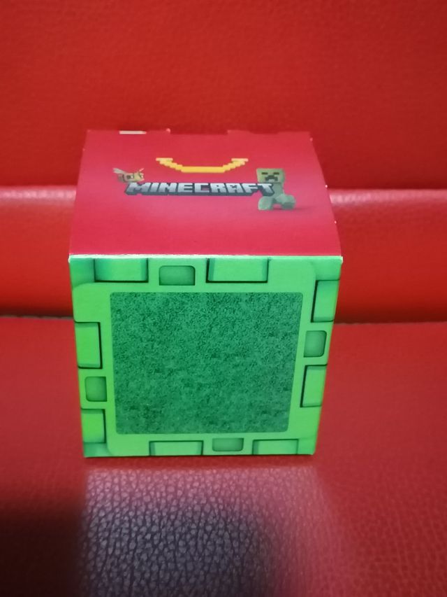 Cubo verde Alpaca Minecraft McDonald's