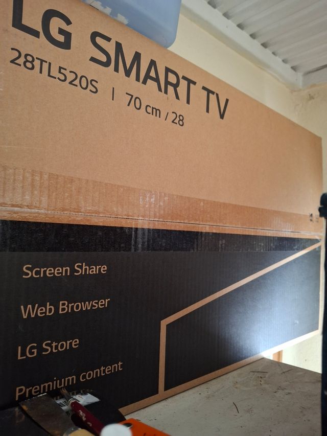 SMART TV LG 28' COMO NUEVO