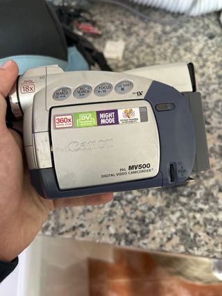 Camara Canon MV800 + estuche