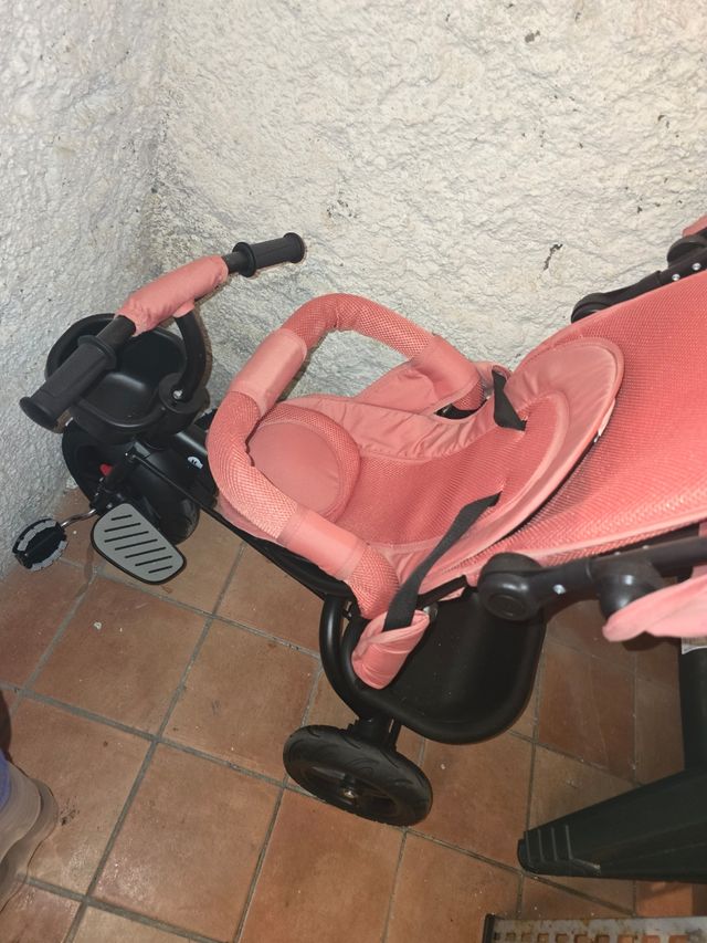Passeggino 2 in uno nuovo usato pochissimo.
