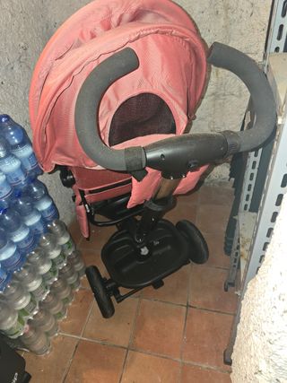 Passeggino 2 in uno nuovo usato pochissimo.