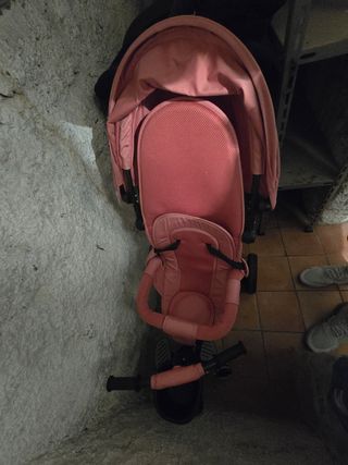Passeggino 2 in uno nuovo usato pochissimo.