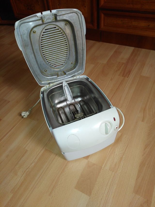 Freidora c/cesta, blanca