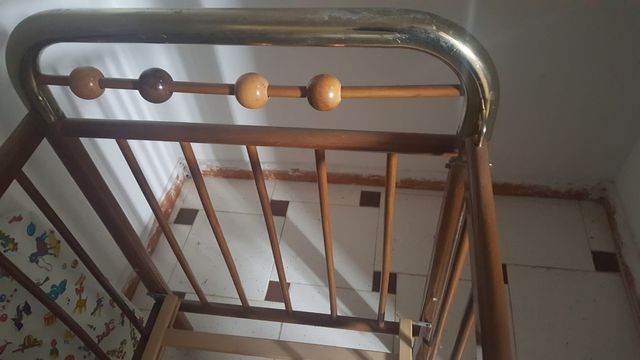 Cuna de madera