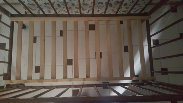 Cuna de madera