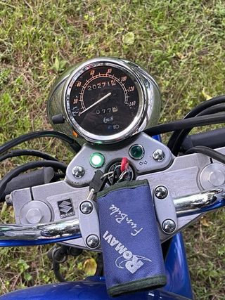 Suzuki 250cc Azul
