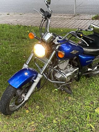 Suzuki 250cc Azul