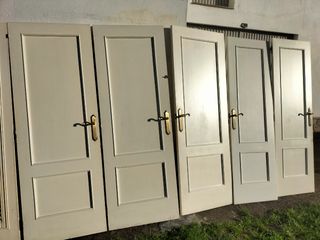12 puertas de madera , de calidad, ver des