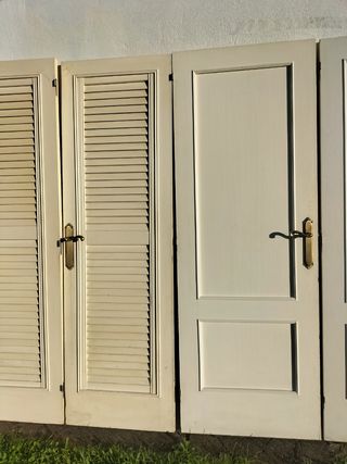 12 puertas de madera , de calidad, ver des
