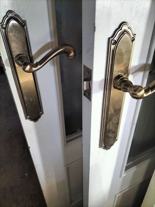 12 puertas de madera , de calidad, ver des