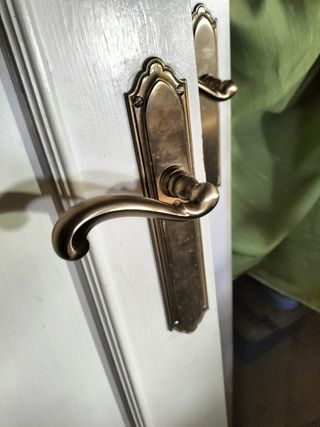 12 puertas de madera , de calidad, ver des