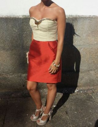 Vestido fiesta beige y rojo