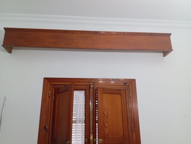 Dos galerías de madera maciza