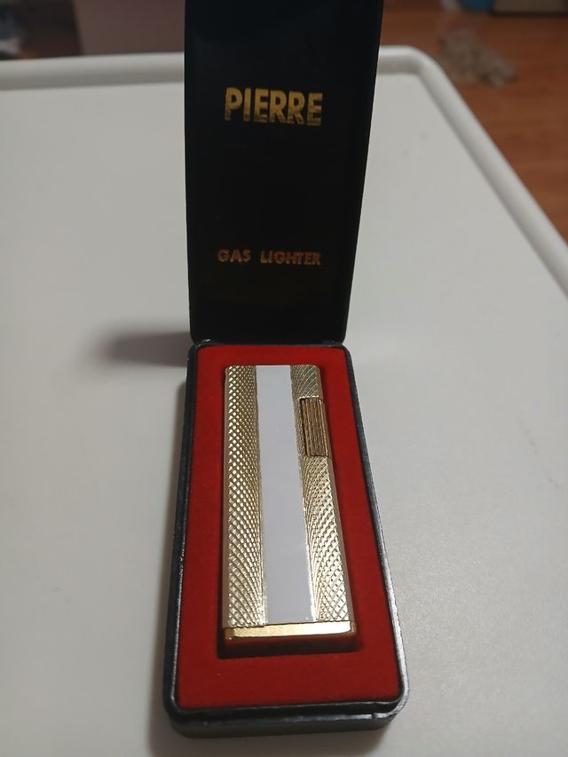 Encendedor Pierre Gas Lighter dorado