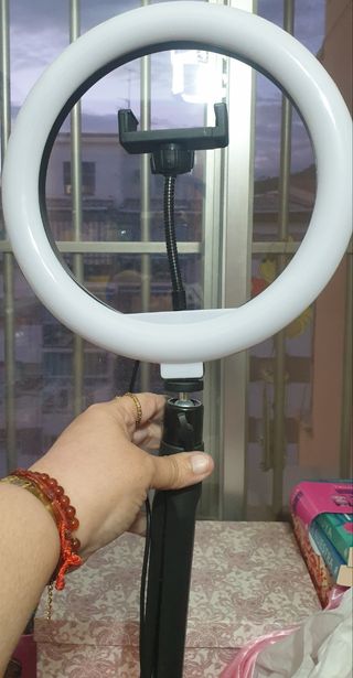 Aro de luz LED con trípode