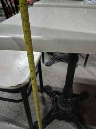 Mesas y sillas con pie de forja de 300 a 150 agost
