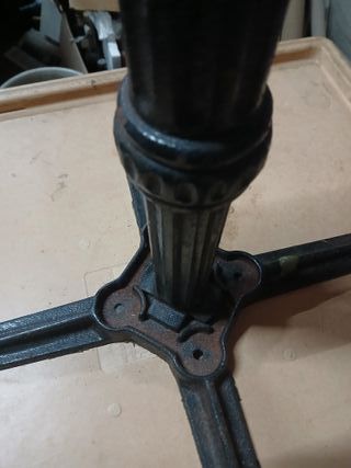 Mesas y sillas con pie de forja de 300 a 150 agost