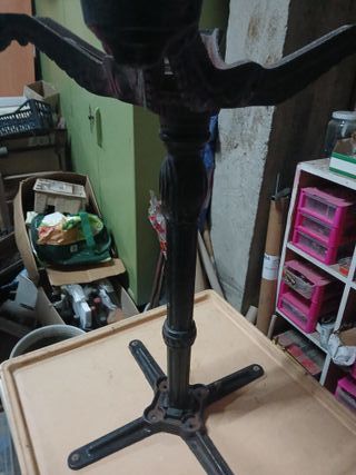 Mesas y sillas con pie de forja de 300 a 150 agost