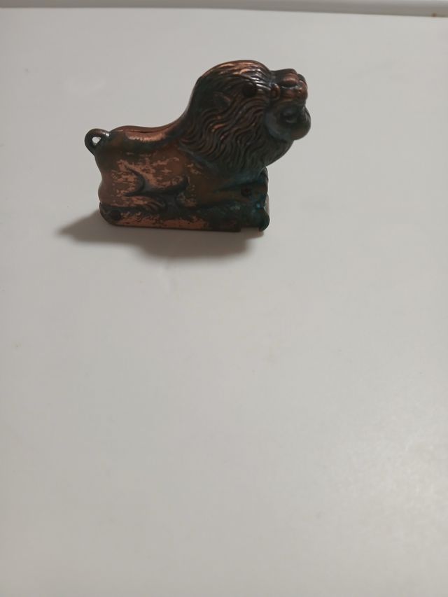 Mechero León Vintage