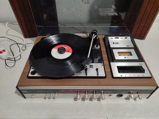 Tocadiscos vintage BETTOR EF-330 con altavoces