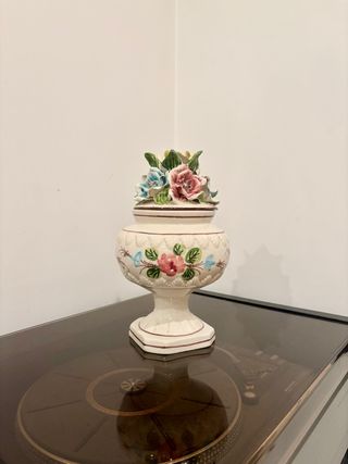 Antica Biscottiera in Ceramica Dipinta a Mano 