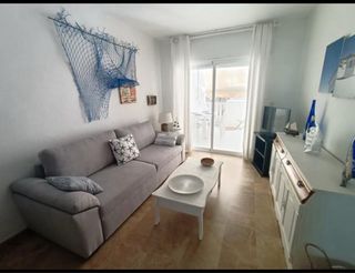 SE ALQUILA APARTAMENTO EN URB. 1RA LINEA DE PLAYA
