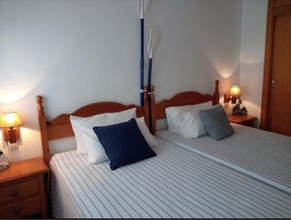 SE ALQUILA APARTAMENTO EN URB. 1RA LINEA DE PLAYA