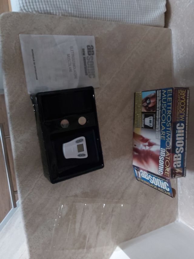 Elettrostimolatore muscolare della marca AB Sonic,