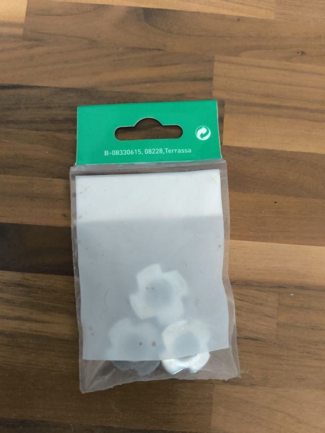 4 tuercas con puas M10