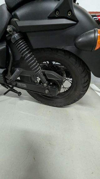 Moto UM Renegade Commando 125CC Seminueva