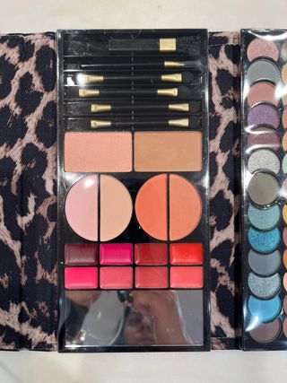 Paleta de maquillaje a estrenar