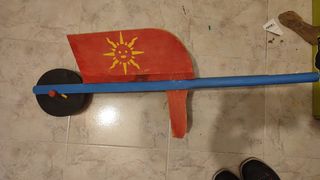 Carretilla de madera de juguete