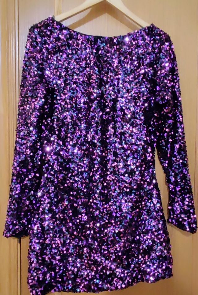 Vestido mini de fiesta de ZARA.