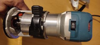 Fresasora Makita RT 0700C