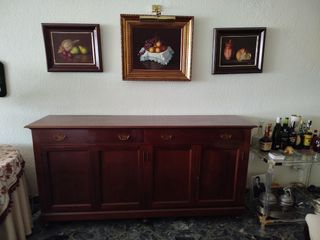 Elegante aparador de madera caoba maciza