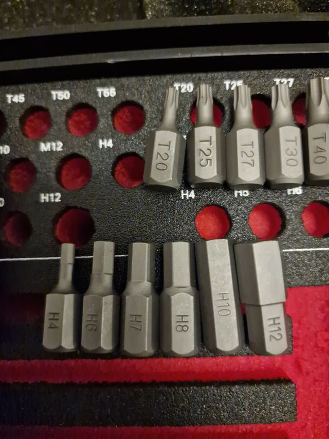 JUEGO DE PUNTAS  TORX, ALLEN, XZNCON ESTUCHE 