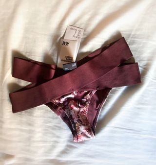 Top de bikini con relleno y Braga de bikini low waist de HM 