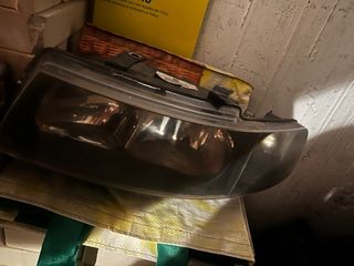 vendo faro izquierdo seat  leon mk1 en buen estado