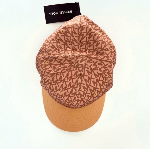 Gorra beige logo de Michael Kors