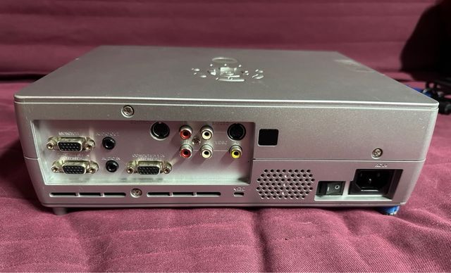 Proiettore Toshiba TDP-S25 usato
