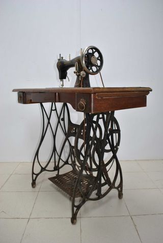 Antigua Máquina de coser Wertheim