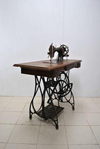 Antigua Máquina de coser Wertheim