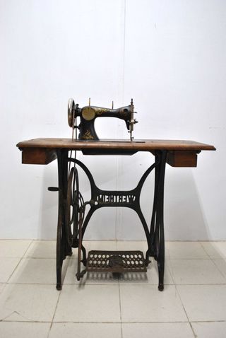 Antigua Máquina de coser Wertheim