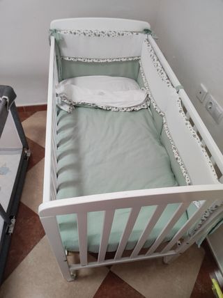 Cuna y colchón