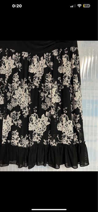 Falda negra y blanca floral M/L