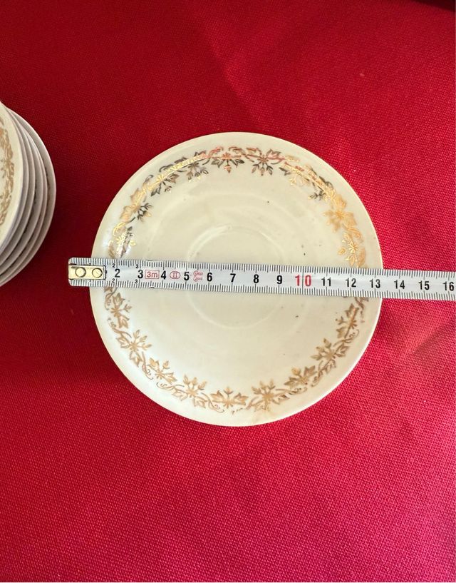 Platos porcelana borde dorado- 15 piezas