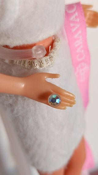 Lote 5 anillo y pendientes  barbie