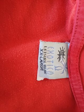 Camiseta roja tortuga marina